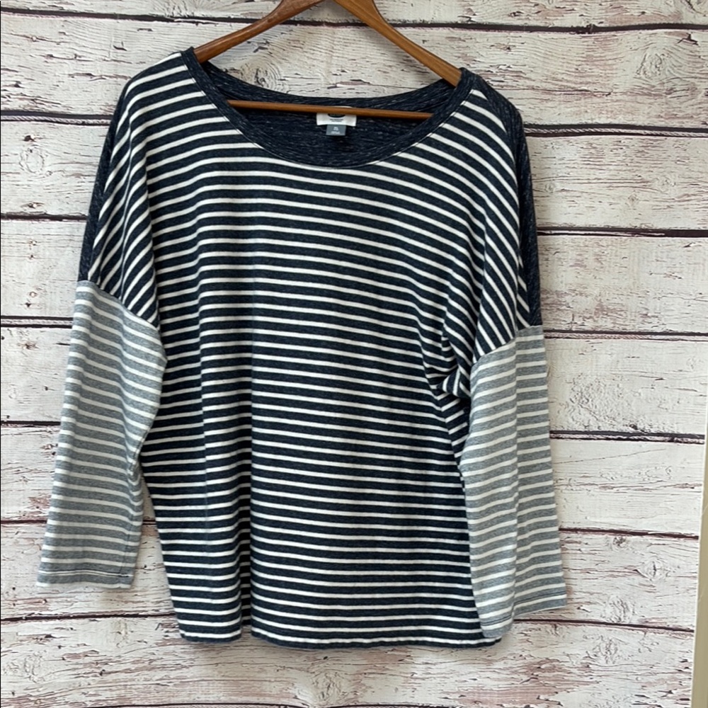 Soft, casual striped top  Straight hem